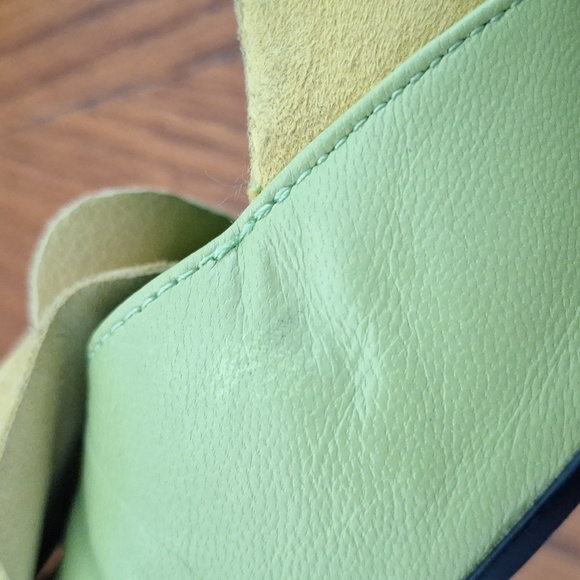 Chinese Laundry Stylish Green Slingback Heels with Floral Accent - Picture 4 of 12